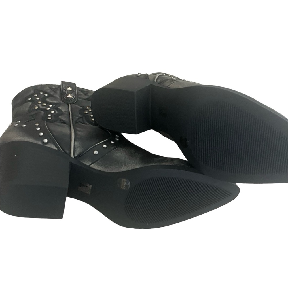 Dirty Laundry Nowhere Black Studded Ankle Boots Size 9 1/2 - Picture 9 of 11